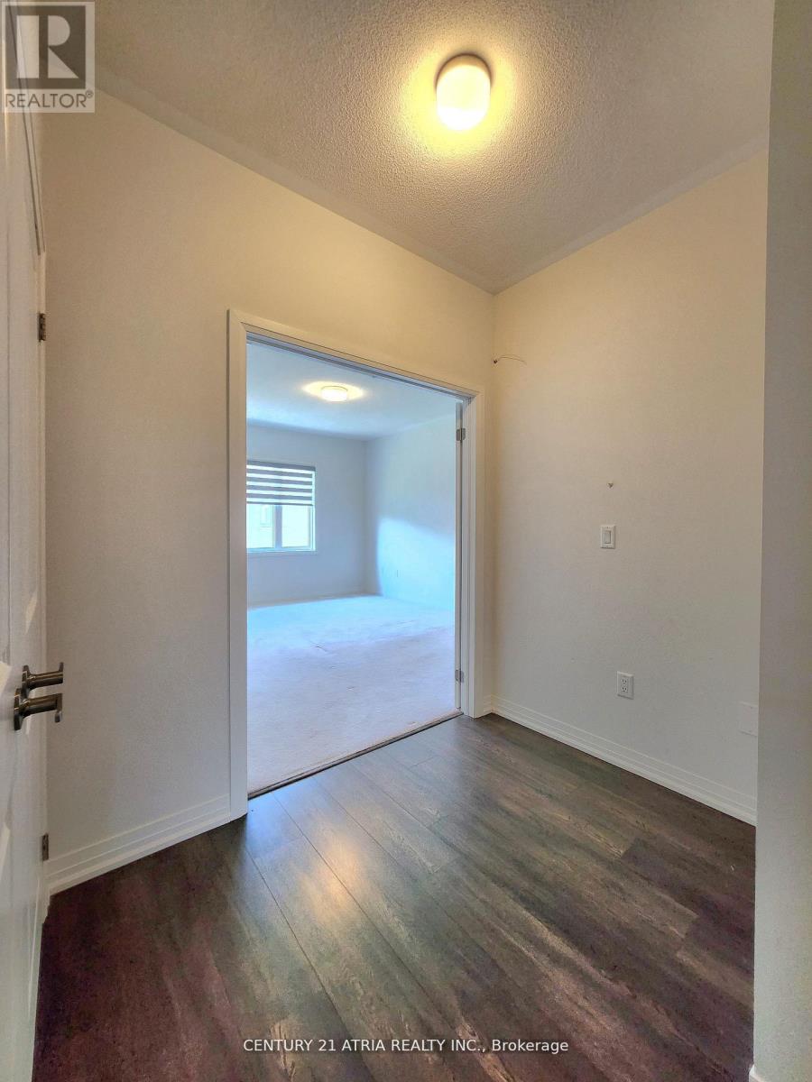 97 Schmeltzer Crescent, Richmond Hill, Ontario  L4E 1J1 - Photo 19 - N12460118