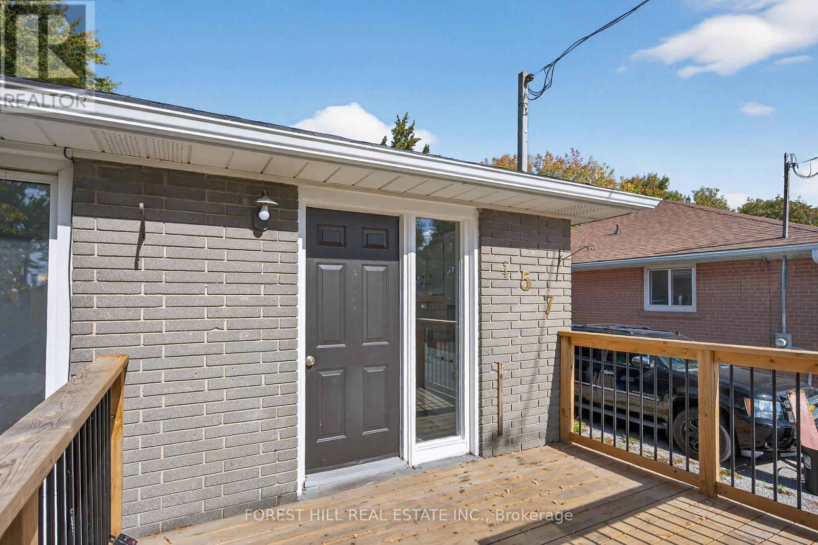 157 Septonne Avenue, Newmarket, Ontario  L3Y 2W4 - Photo 2 - N12460125