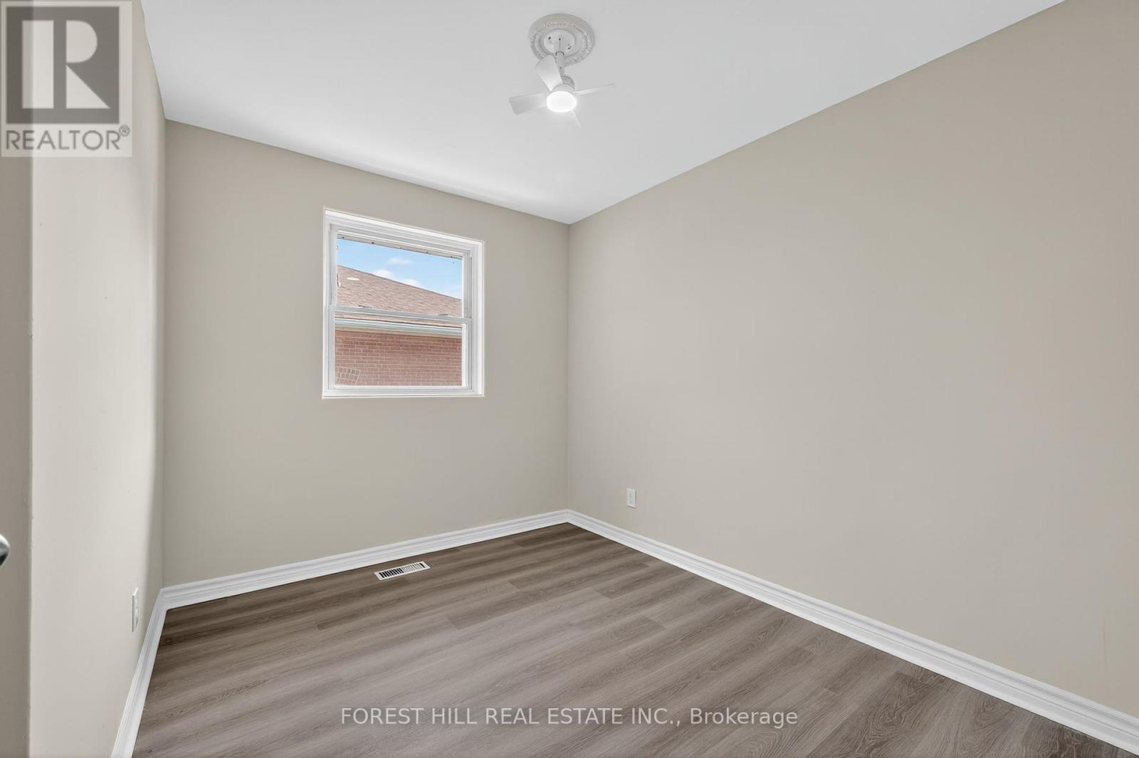157 Septonne Avenue, Newmarket, Ontario  L3Y 2W4 - Photo 9 - N12460125