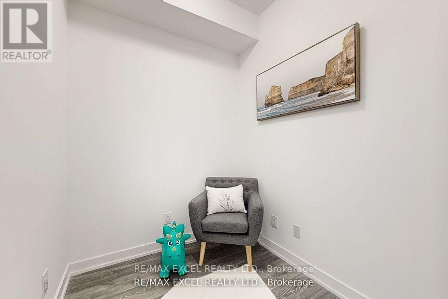 318 - 8888 Yonge Street, Richmond Hill, Ontario  L4C 5V6 - Photo 9 - N12460127
