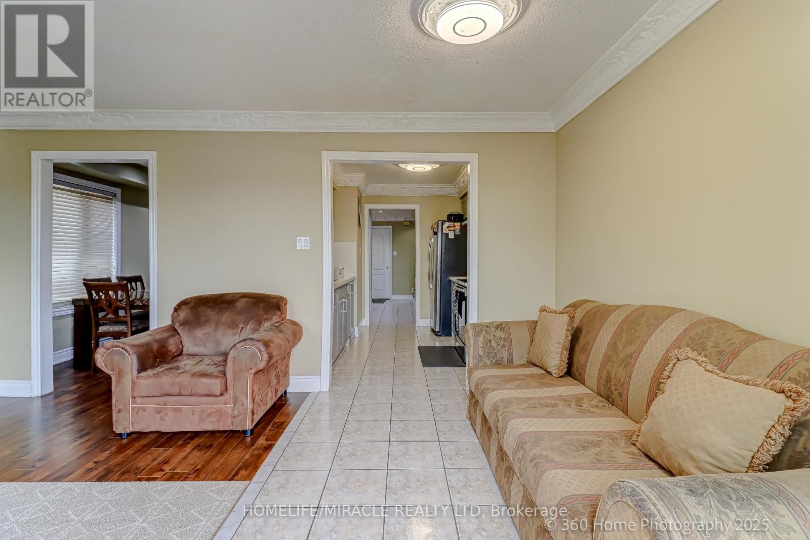 7 Creekwood Court, Vaughan, Ontario  L4L 9E6 - Photo 11 - N12460128