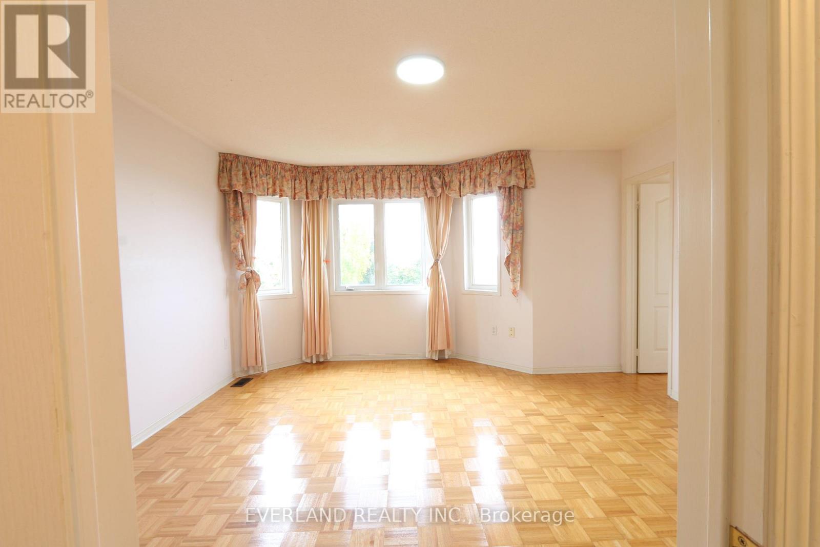 Upper - 49 Falling River Drive, Richmond Hill, Ontario  L4S 2R1 - Photo 11 - N12460148