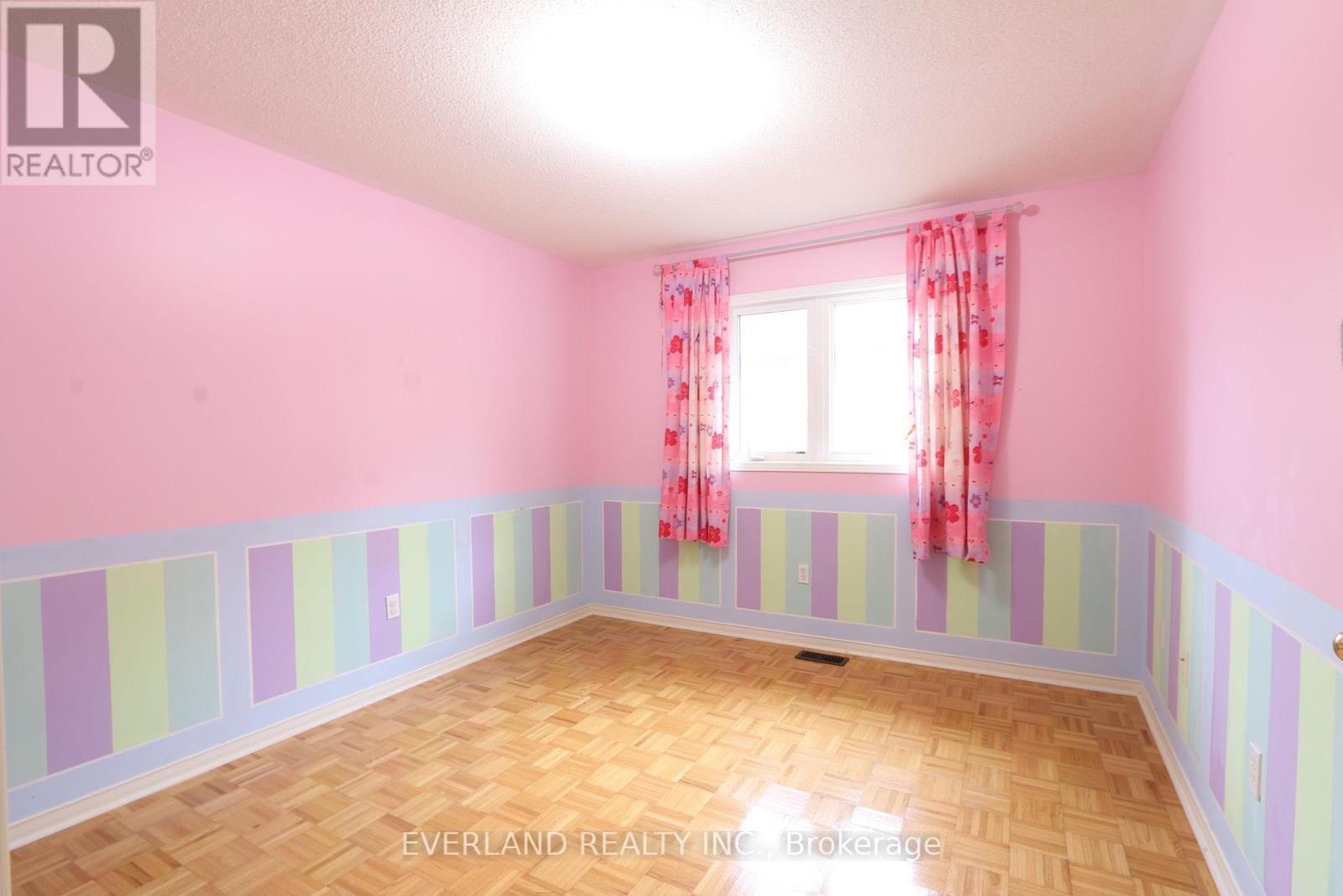 Upper - 49 Falling River Drive, Richmond Hill, Ontario  L4S 2R1 - Photo 14 - N12460148