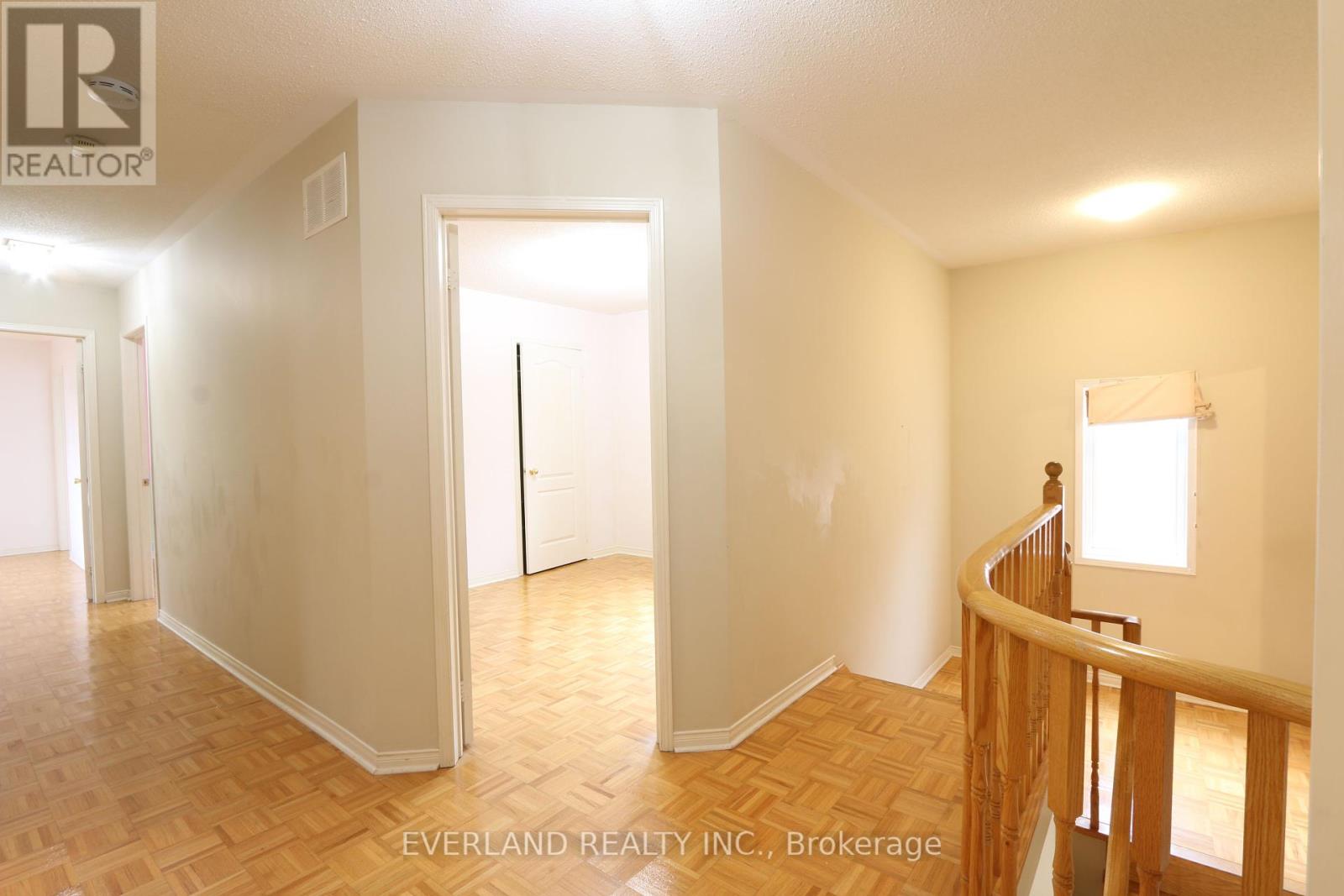 Upper - 49 Falling River Drive, Richmond Hill, Ontario  L4S 2R1 - Photo 17 - N12460148