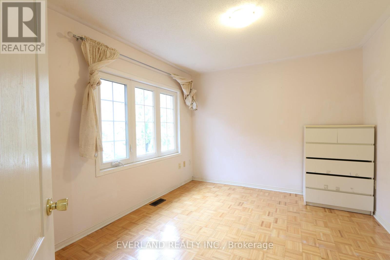 Upper - 49 Falling River Drive, Richmond Hill, Ontario  L4S 2R1 - Photo 18 - N12460148