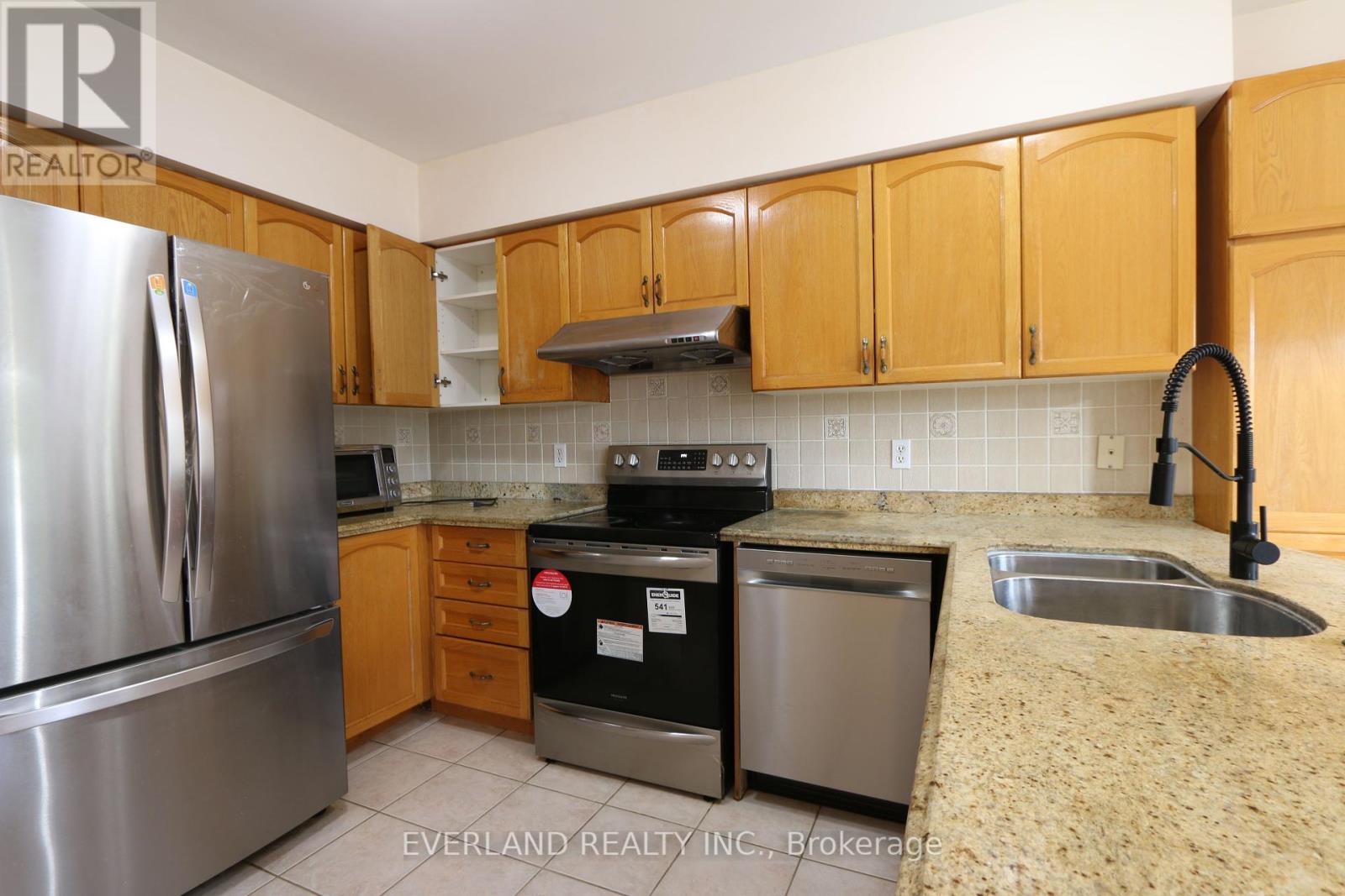Upper - 49 Falling River Drive, Richmond Hill, Ontario  L4S 2R1 - Photo 25 - N12460148