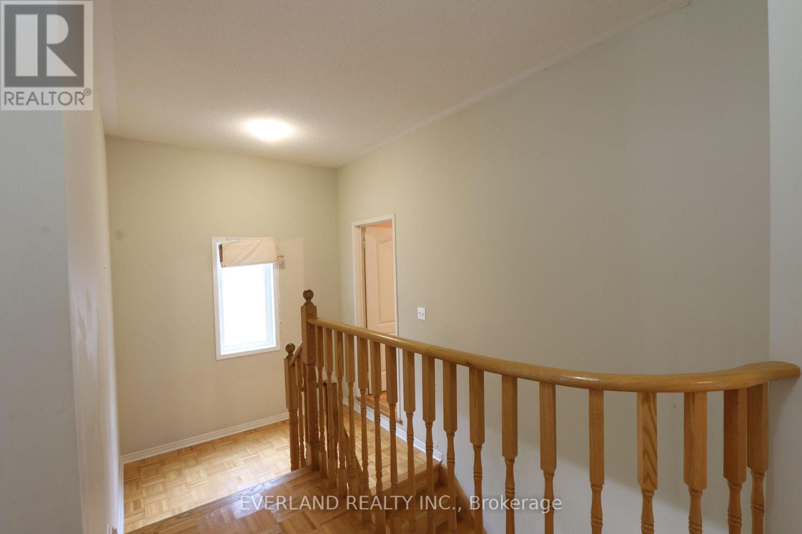 Upper - 49 Falling River Drive, Richmond Hill, Ontario  L4S 2R1 - Photo 7 - N12460148