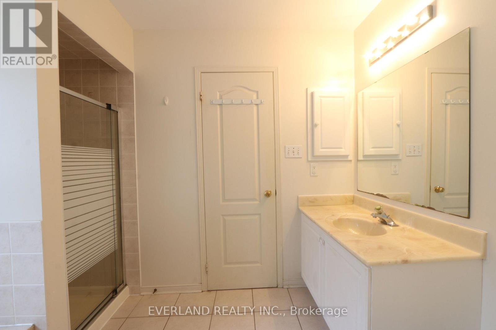 Upper - 49 Falling River Drive, Richmond Hill, Ontario  L4S 2R1 - Photo 9 - N12460148