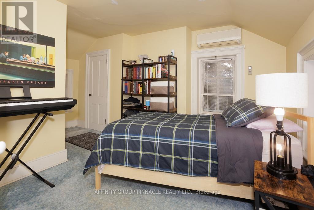 22 Francis Street, Kawartha Lakes, Ontario  K9V 3R6 - Photo 34 - X12460238
