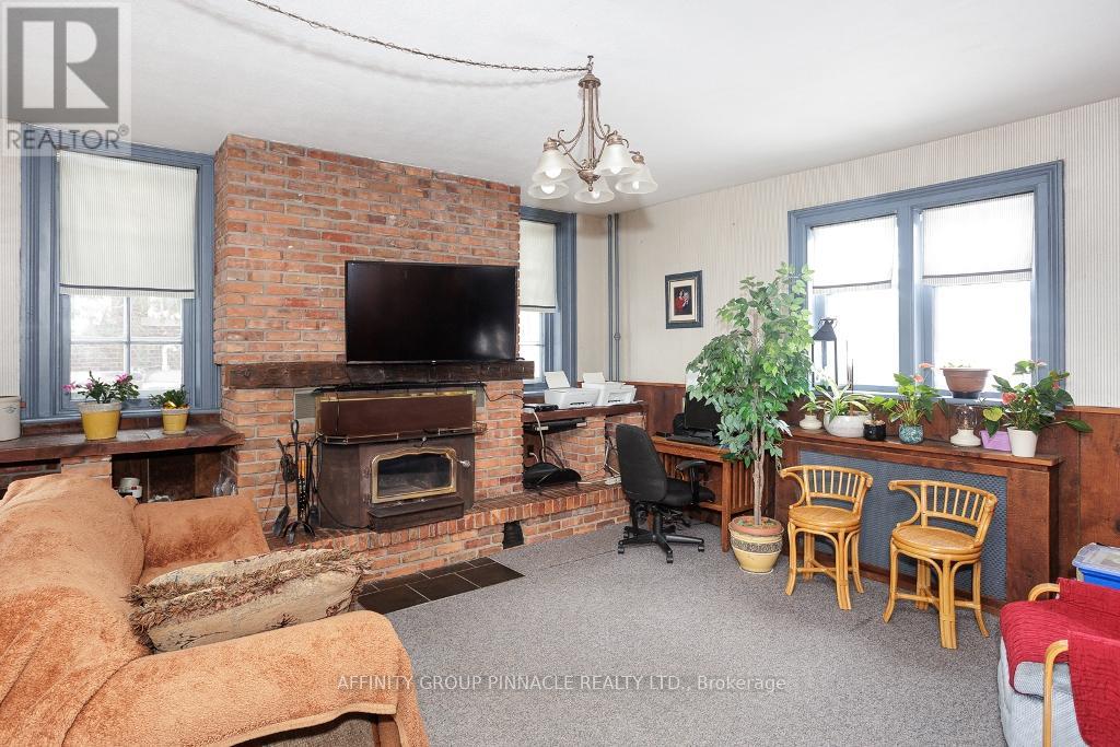 22 Francis Street, Kawartha Lakes, Ontario  K9V 3R6 - Photo 36 - X12460238