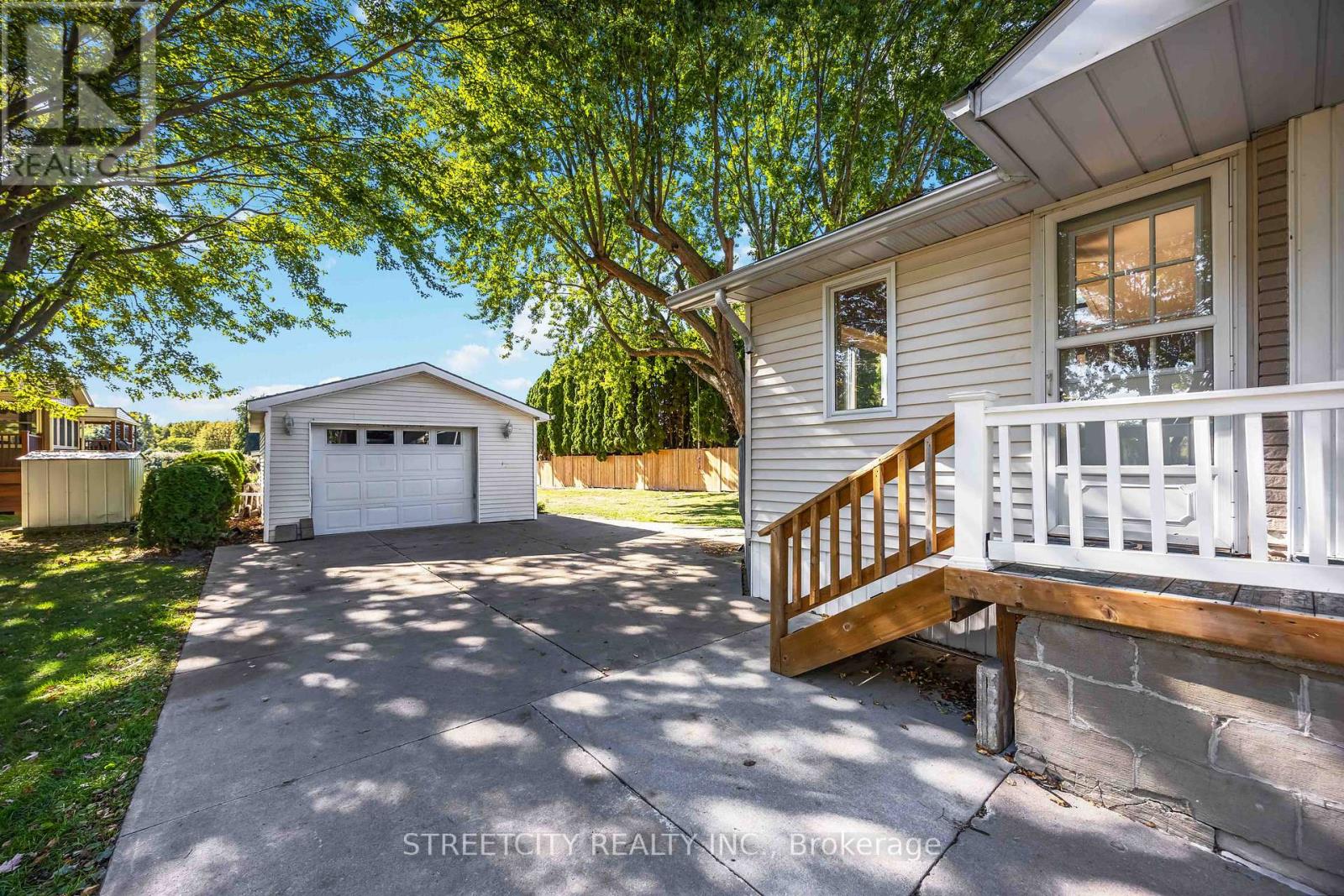 4767 St. Clair Parkway, St. Clair, Ontario  N0P 2B0 - Photo 5 - X12460306