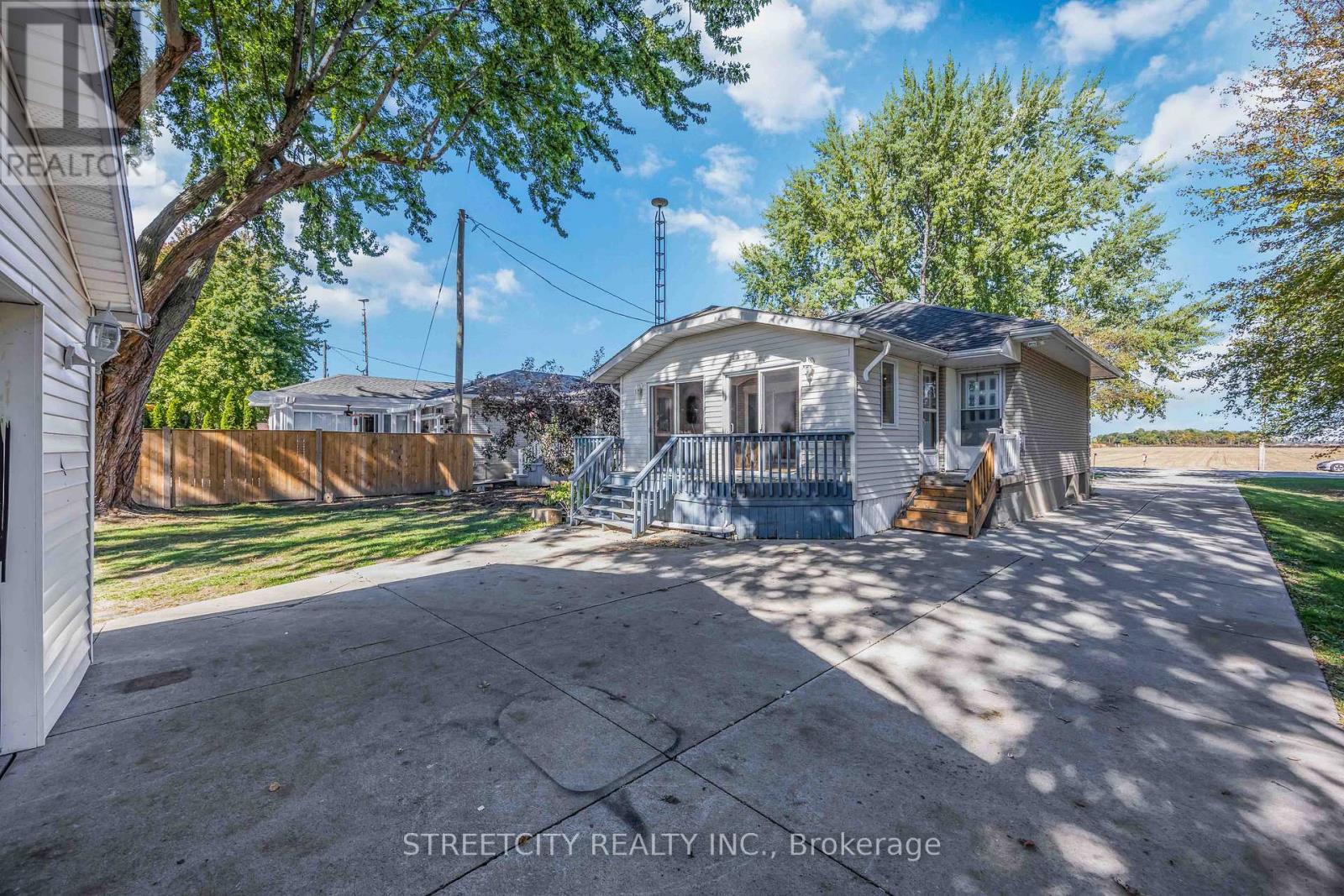 4767 St. Clair Parkway, St. Clair, Ontario  N0P 2B0 - Photo 6 - X12460306