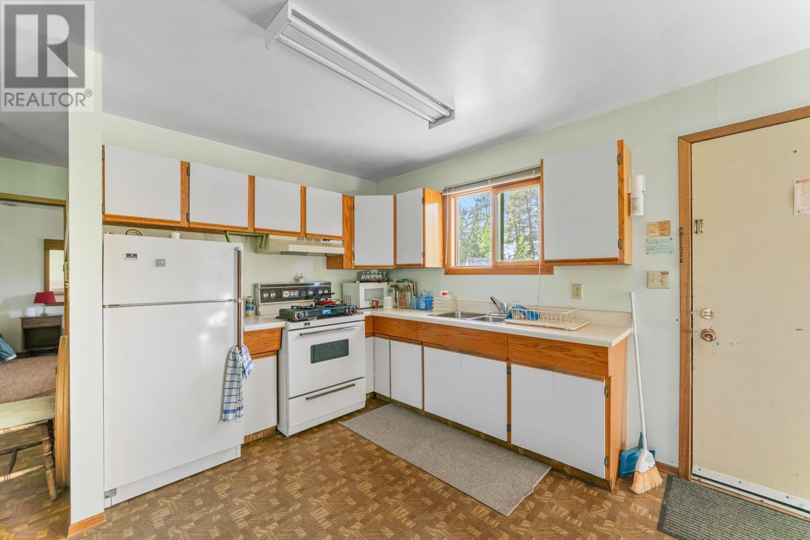 4582 Highway 17 East, Kenora, Ontario  P0X 1H0 - Photo 16 - TB252057
