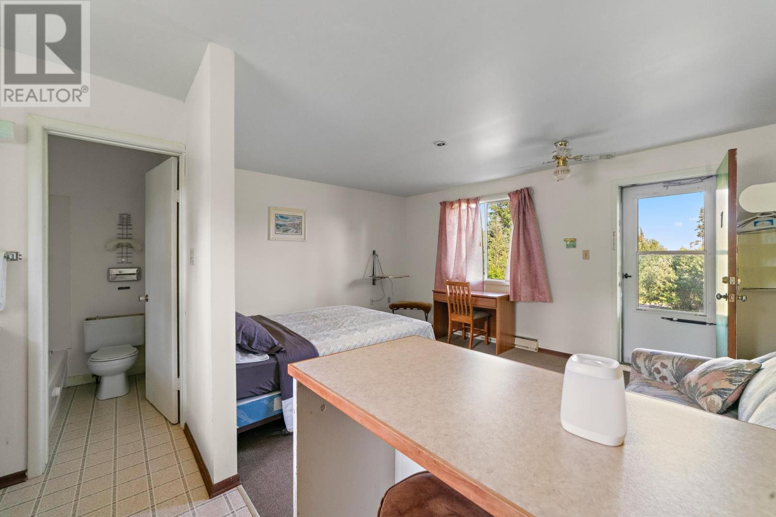 4582 Highway 17 East, Kenora, Ontario  P0X 1H0 - Photo 28 - TB252057