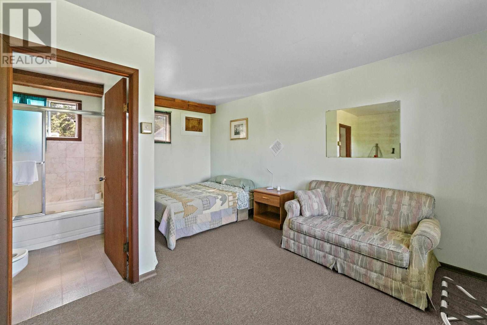 4582 Highway 17 East, Kenora, Ontario  P0X 1H0 - Photo 34 - TB252057