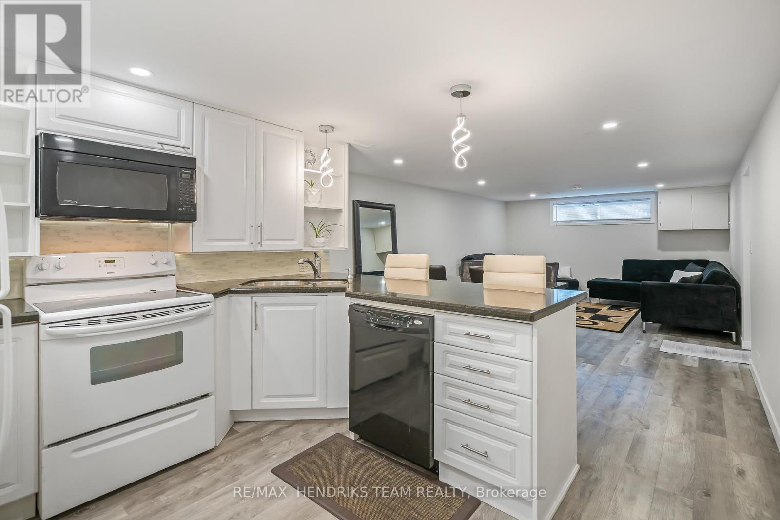 30 Bessborough Drive, St. Catharines, Ontario  L2M 3G4 - Photo 24 - X12460237