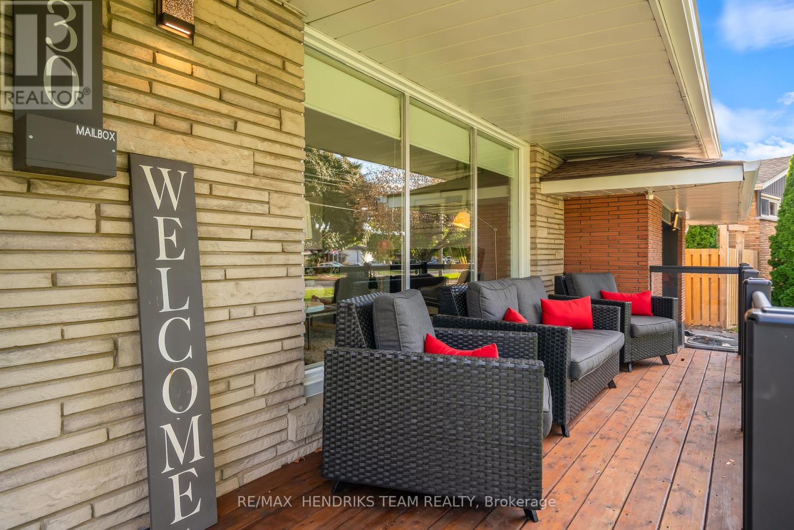 30 Bessborough Drive, St. Catharines, Ontario  L2M 3G4 - Photo 4 - X12460237