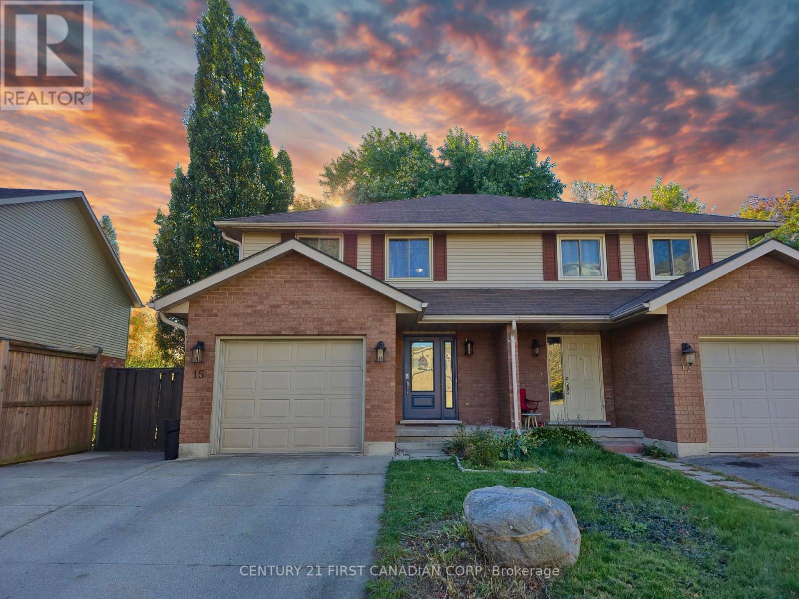 15 Mohican Drive, Woodstock, Ontario  N4T 1H4 - Photo 2 - X12460230