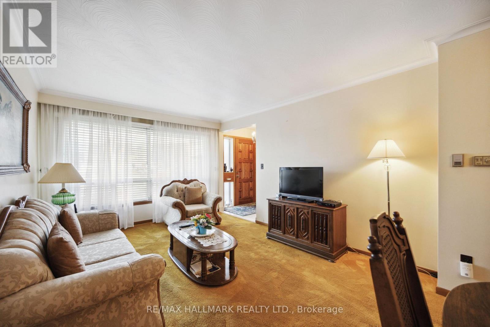 23 Lockington Court, Toronto, Ontario  M9M 2C4 - Photo 11 - W12460020