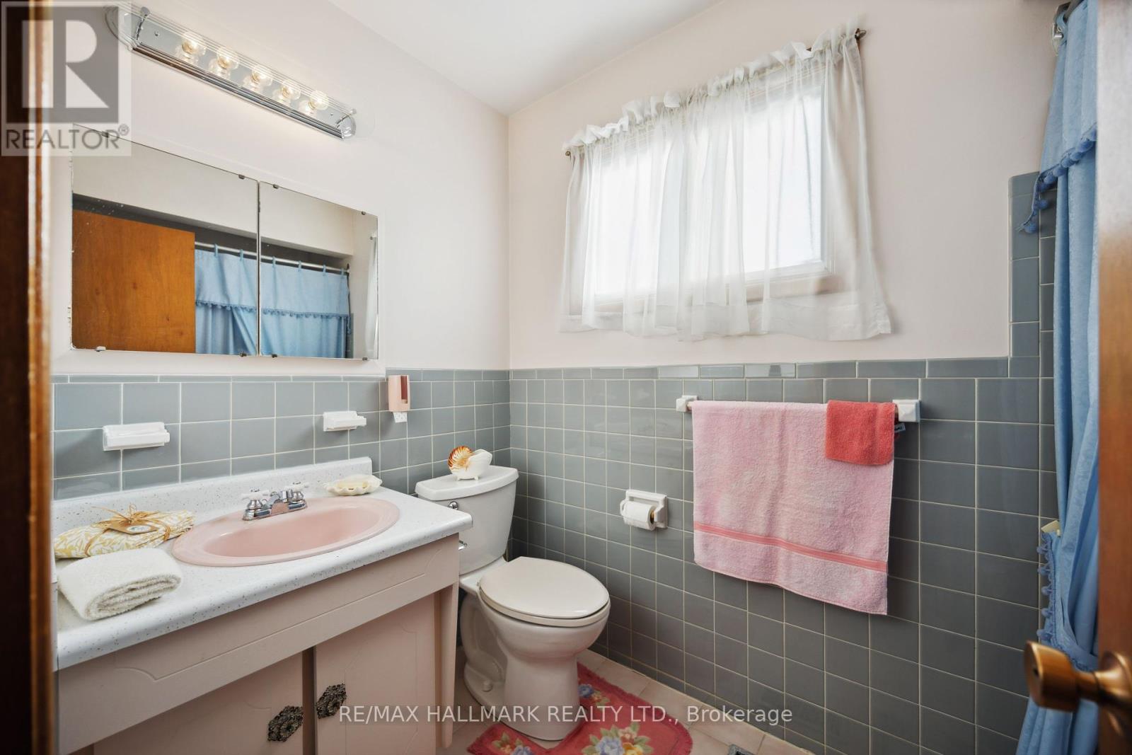 23 Lockington Court, Toronto, Ontario  M9M 2C4 - Photo 17 - W12460020