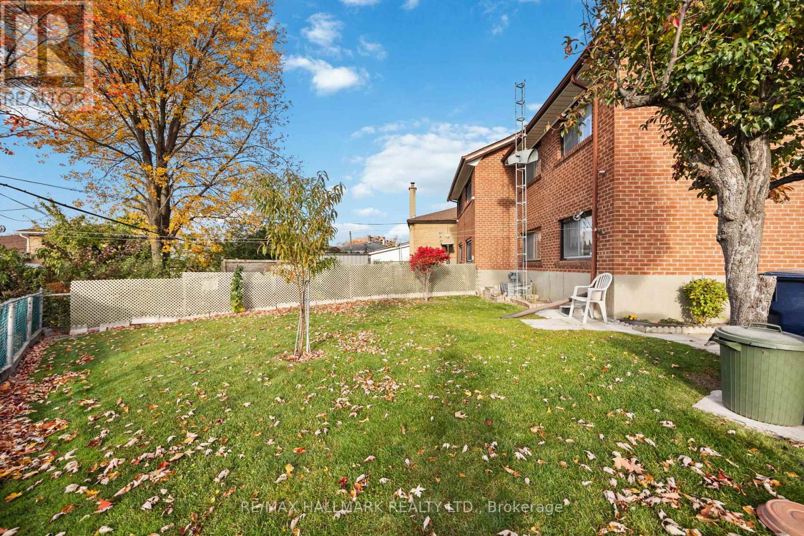 23 Lockington Court, Toronto, Ontario  M9M 2C4 - Photo 28 - W12460020