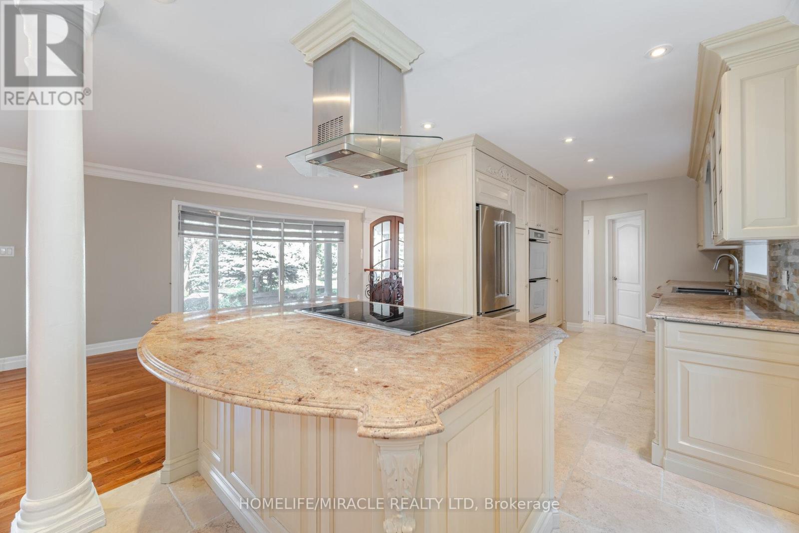 308 Third Line, Oakville (Wo West), Ontario  L6L 4A4 - Photo 13 - W12460025