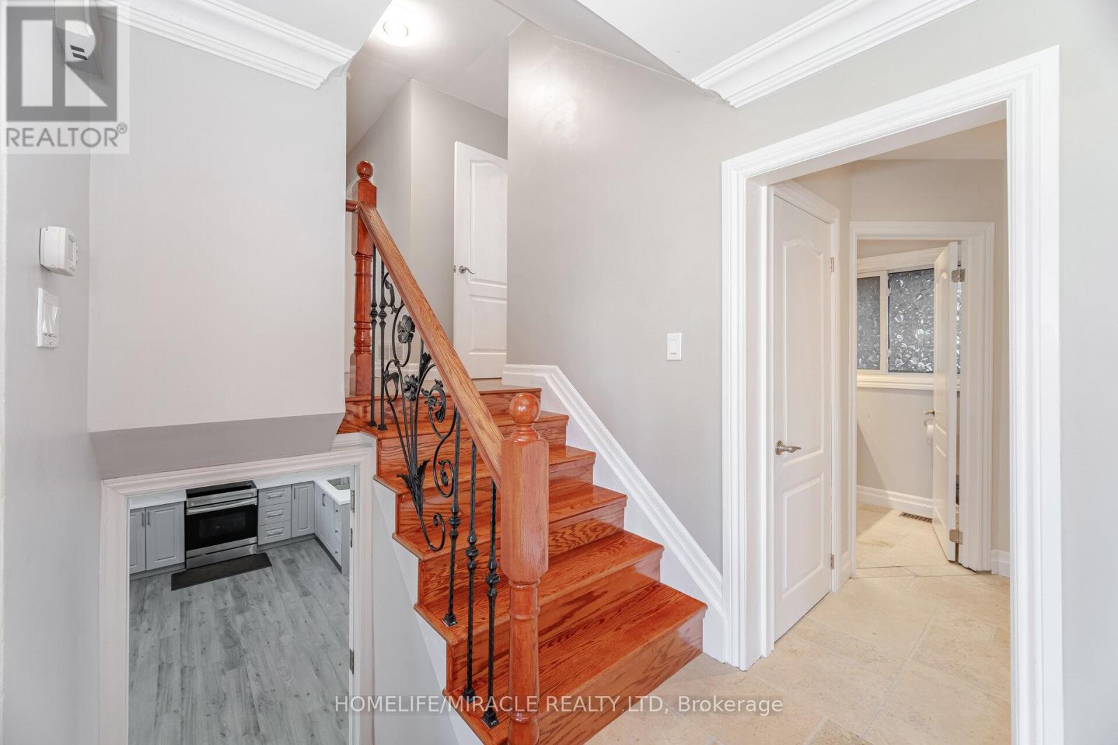 308 Third Line, Oakville (Wo West), Ontario  L6L 4A4 - Photo 19 - W12460025