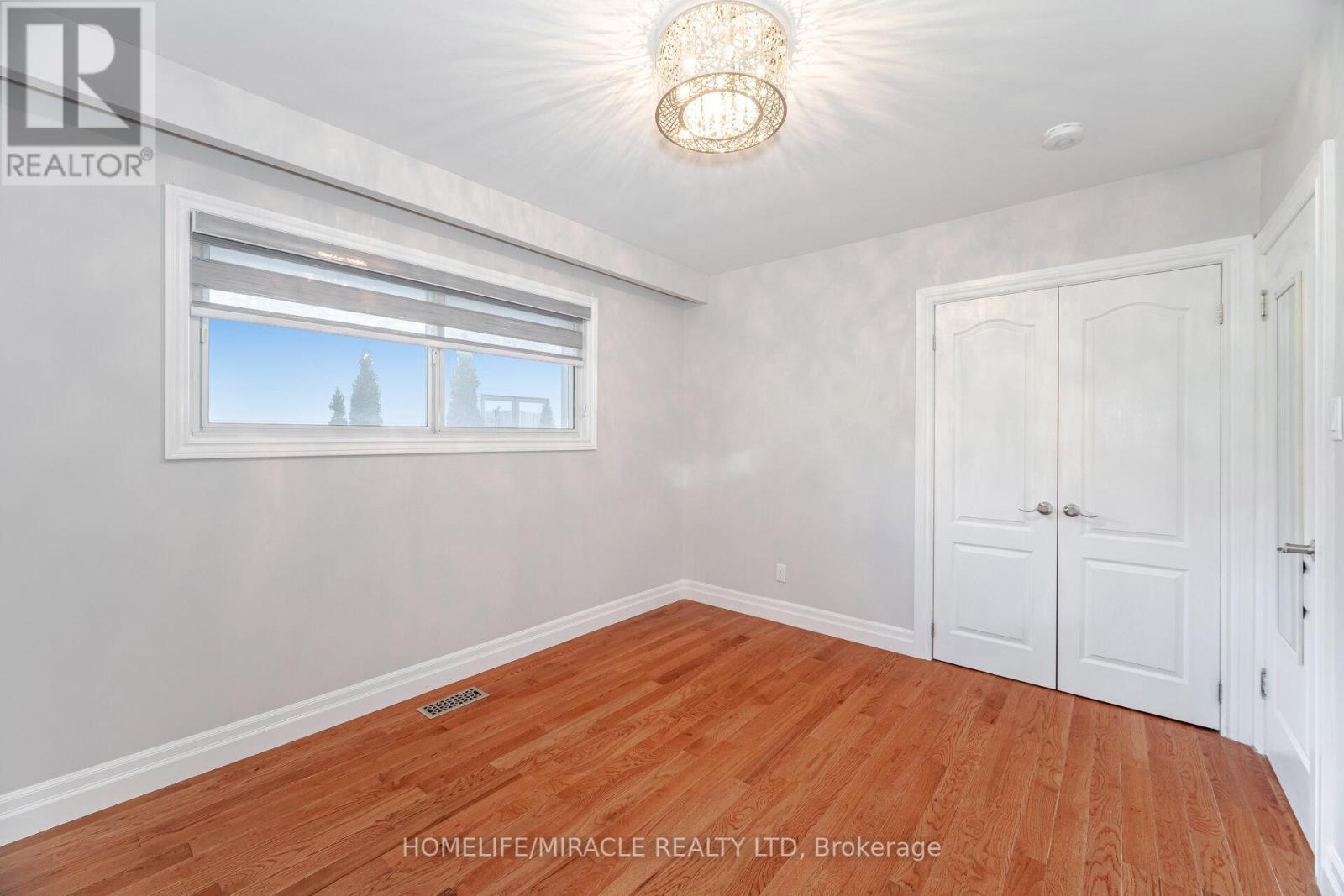 308 Third Line, Oakville (Wo West), Ontario  L6L 4A4 - Photo 23 - W12460025
