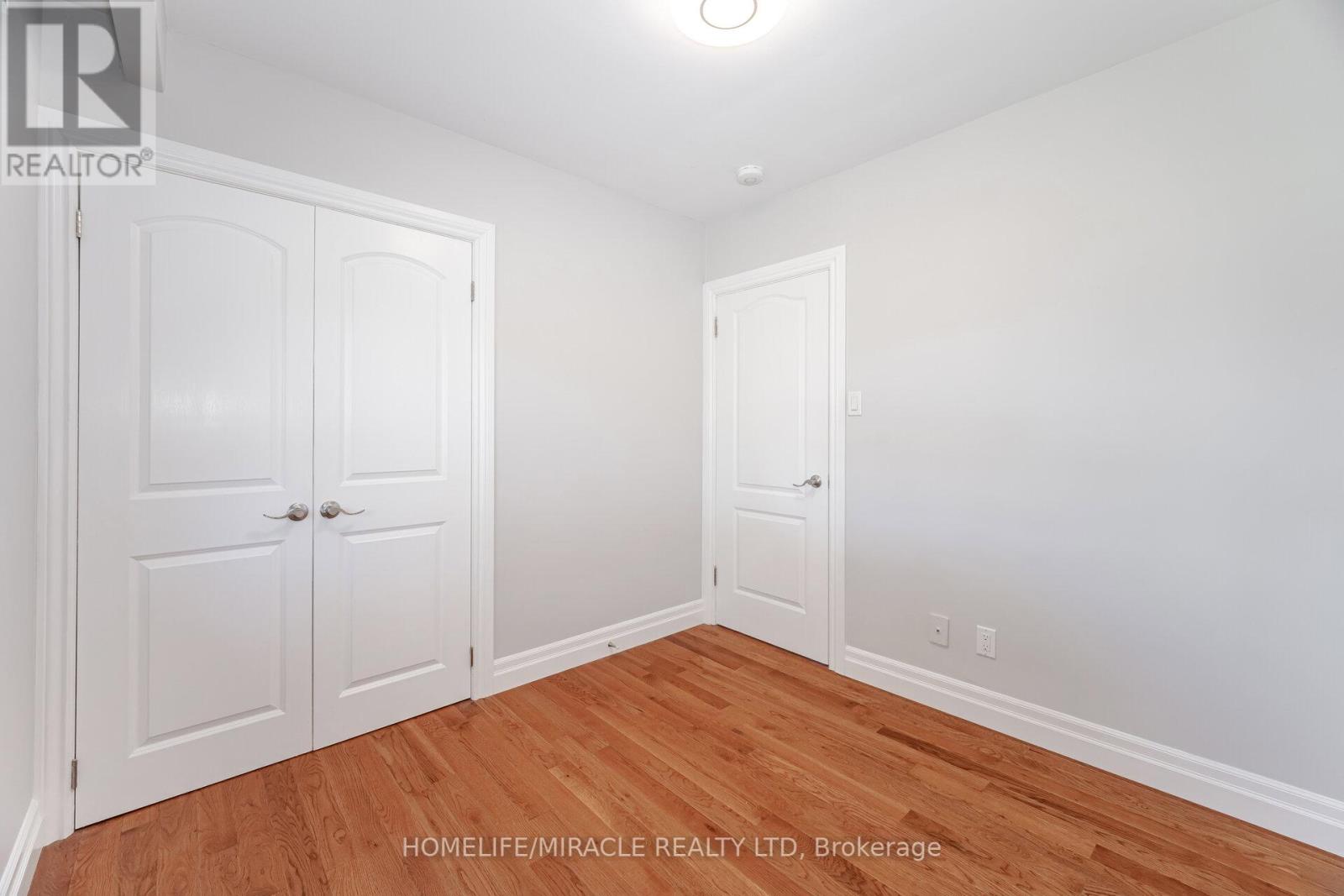 308 Third Line, Oakville (Wo West), Ontario  L6L 4A4 - Photo 27 - W12460025