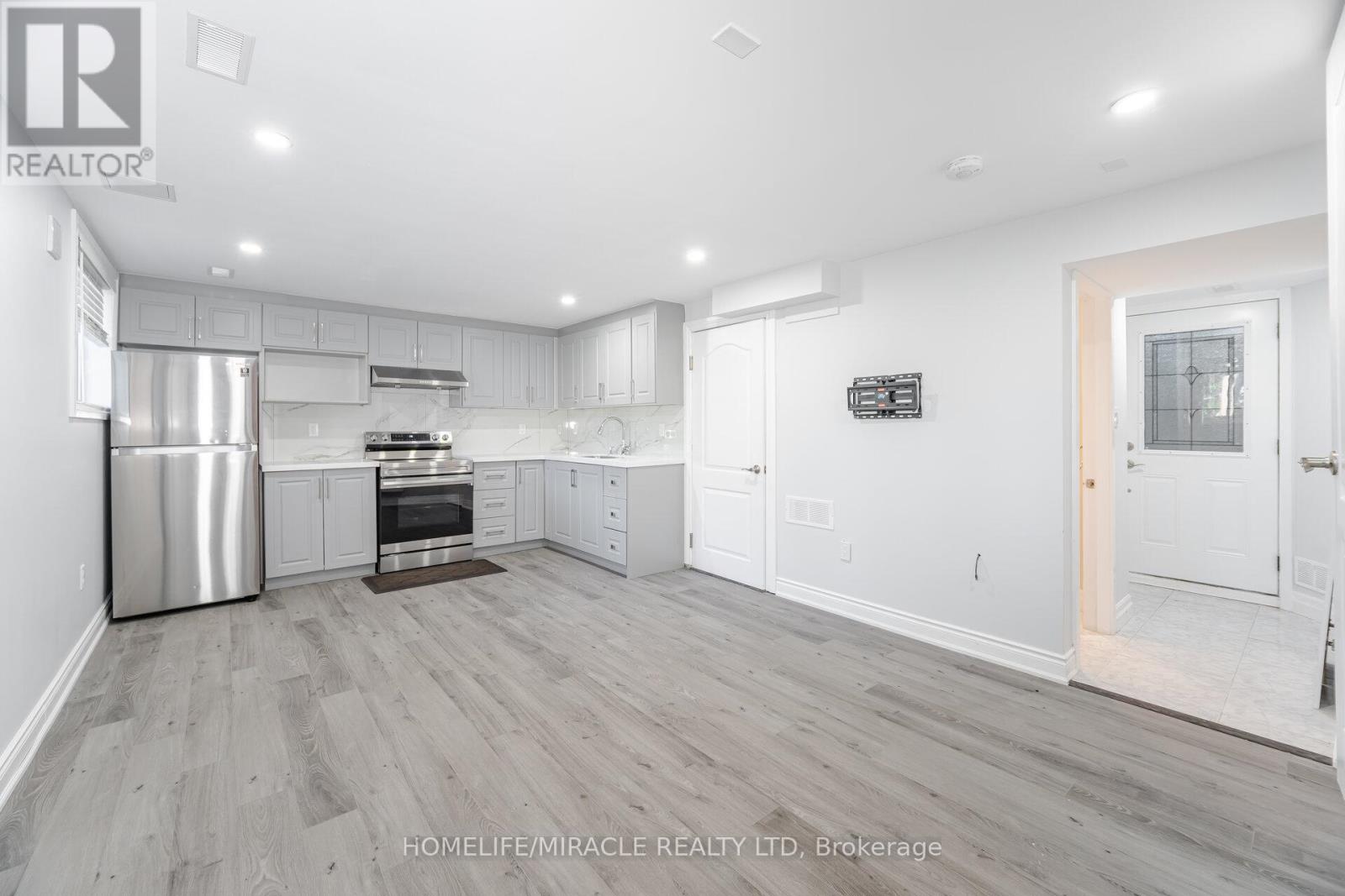 308 Third Line, Oakville (Wo West), Ontario  L6L 4A4 - Photo 31 - W12460025
