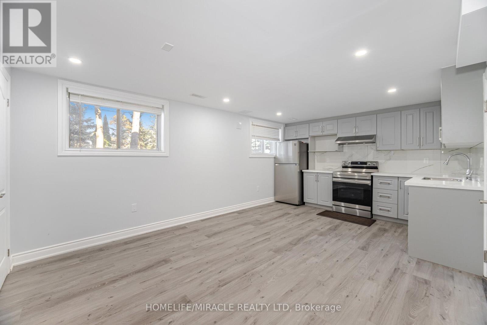 308 Third Line, Oakville (Wo West), Ontario  L6L 4A4 - Photo 32 - W12460025