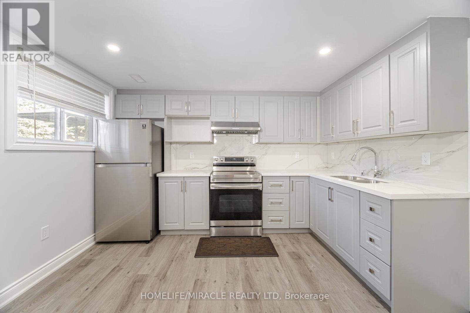 308 Third Line, Oakville (Wo West), Ontario  L6L 4A4 - Photo 33 - W12460025