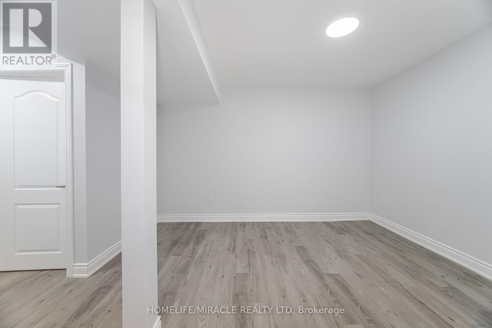 308 Third Line, Oakville (Wo West), Ontario  L6L 4A4 - Photo 37 - W12460025