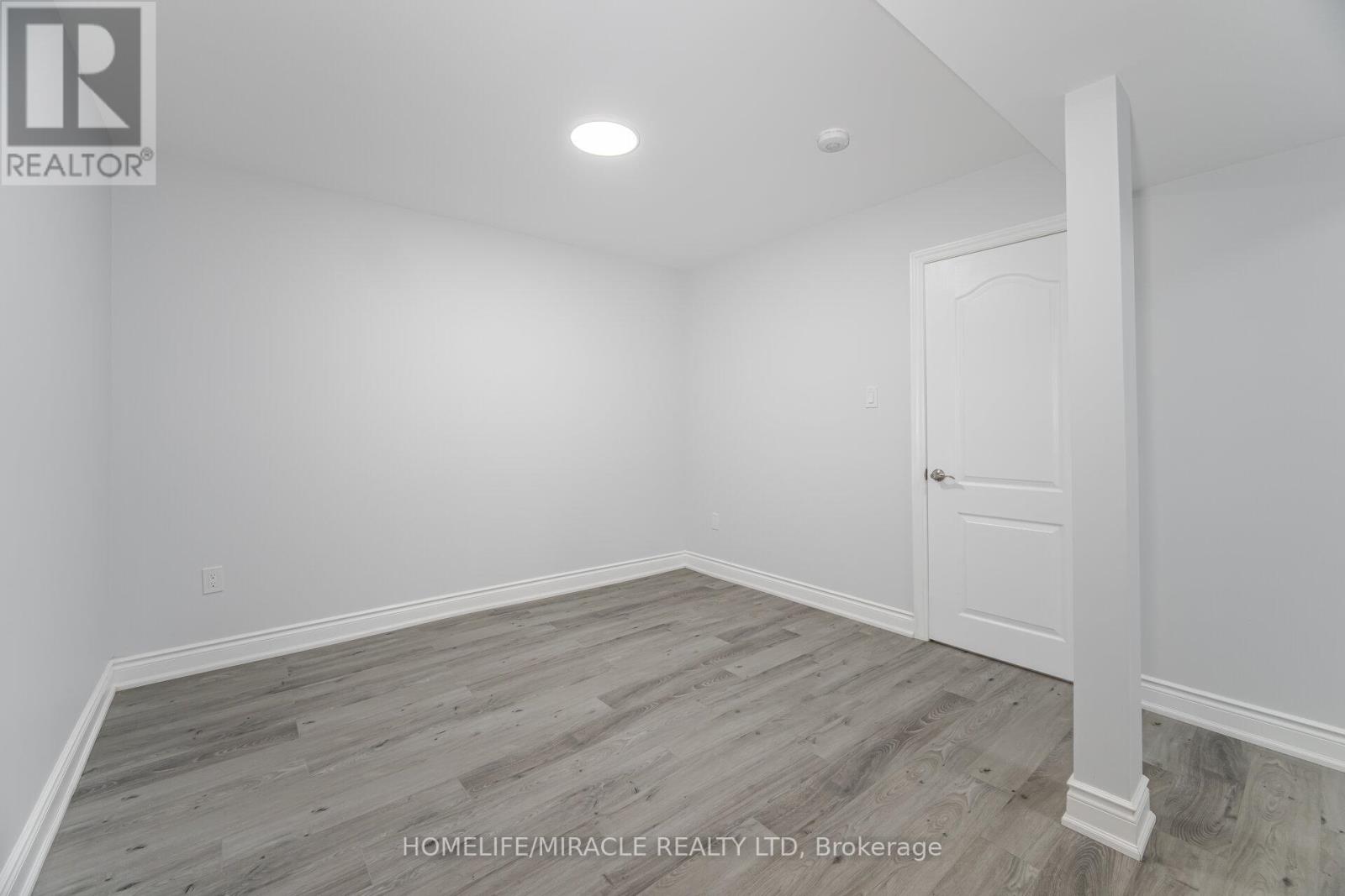 308 Third Line, Oakville (Wo West), Ontario  L6L 4A4 - Photo 39 - W12460025
