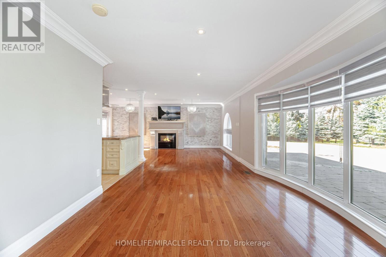 308 Third Line, Oakville (Wo West), Ontario  L6L 4A4 - Photo 9 - W12460025