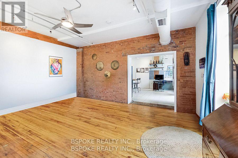 18 - 121 PRESCOTT AVENUE, Toronto, Ontario