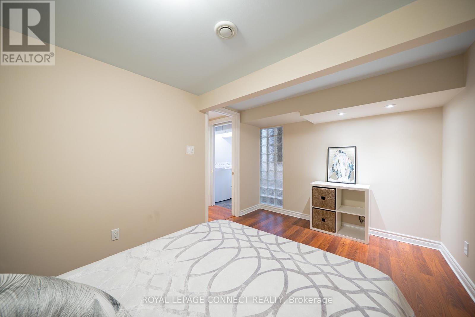 338 Sawyer Road, Oakville (Wo West), Ontario  L6L 3N7 - Photo 30 - W12460042