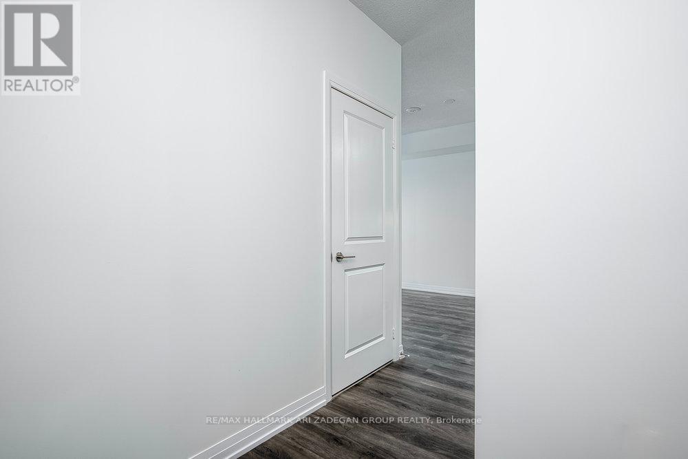 507 - 15 Watergarden Drive, Mississauga, Ontario  L5R 0H4 - Photo 12 - W12460043
