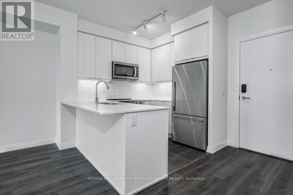 507 - 15 Watergarden Drive, Mississauga, Ontario  L5R 0H4 - Photo 6 - W12460043