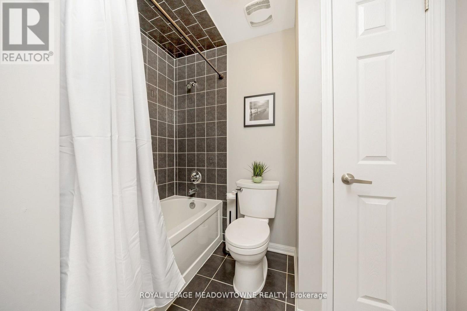 606 Cargill Path, Milton (Co Coates), Ontario  L9T 7X2 - Photo 20 - W12460050