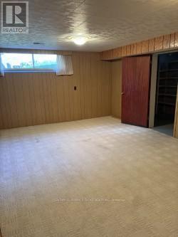 165 Verobeach Boulevard, Toronto, Ontario  M9M 1R2 - Photo 11 - W12460055