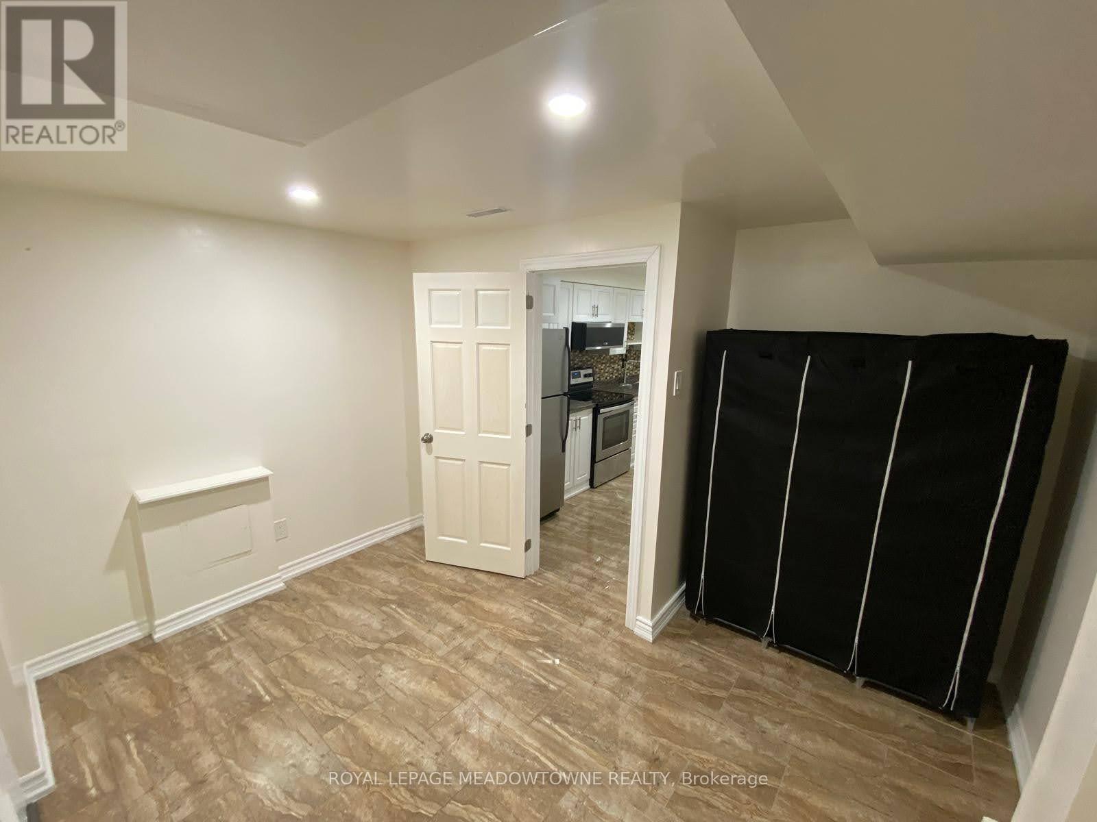 82 Severin Street, Brampton, Ontario  L6R 0P3 - Photo 8 - W12460060