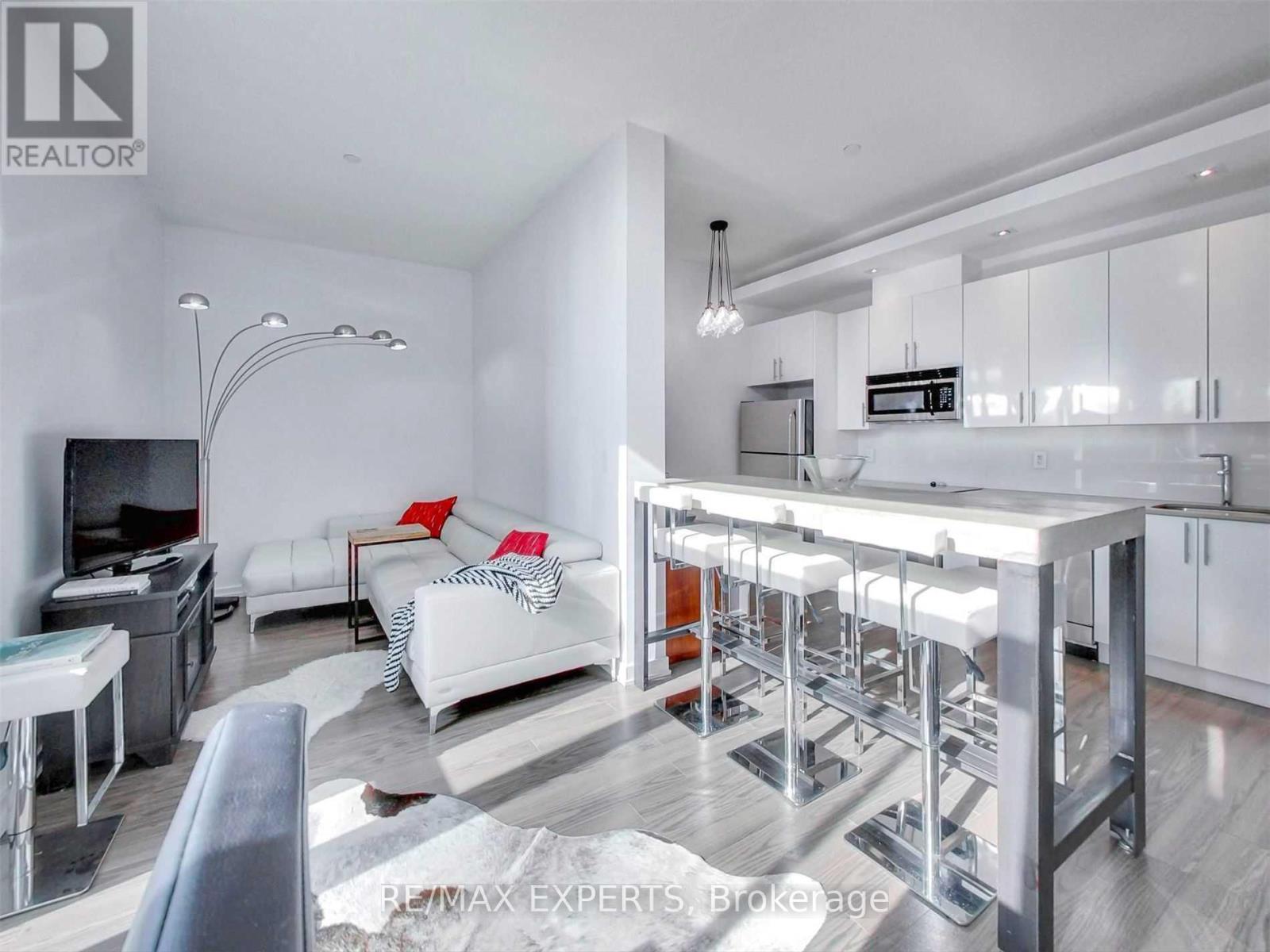 T1 - 165 LEGION ROAD, Toronto, Ontario