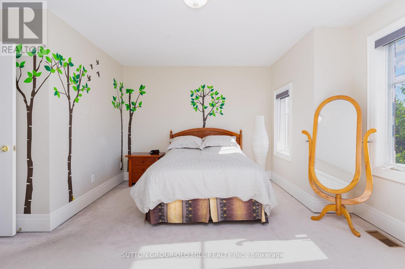 4 Hunter Avenue, Toronto, Ontario  M6E 2C8 - Photo 17 - W12460102