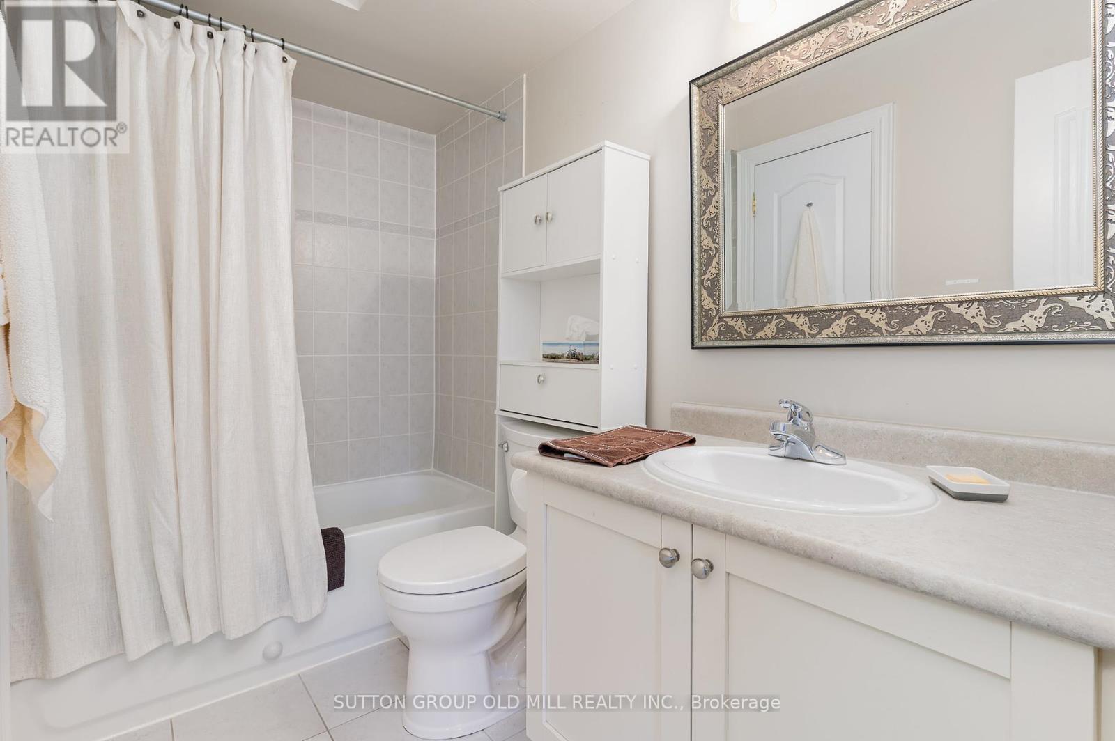 4 Hunter Avenue, Toronto, Ontario  M6E 2C8 - Photo 22 - W12460102