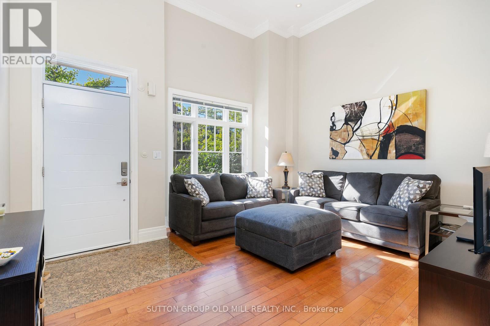 4 Hunter Avenue, Toronto, Ontario  M6E 2C8 - Photo 3 - W12460102