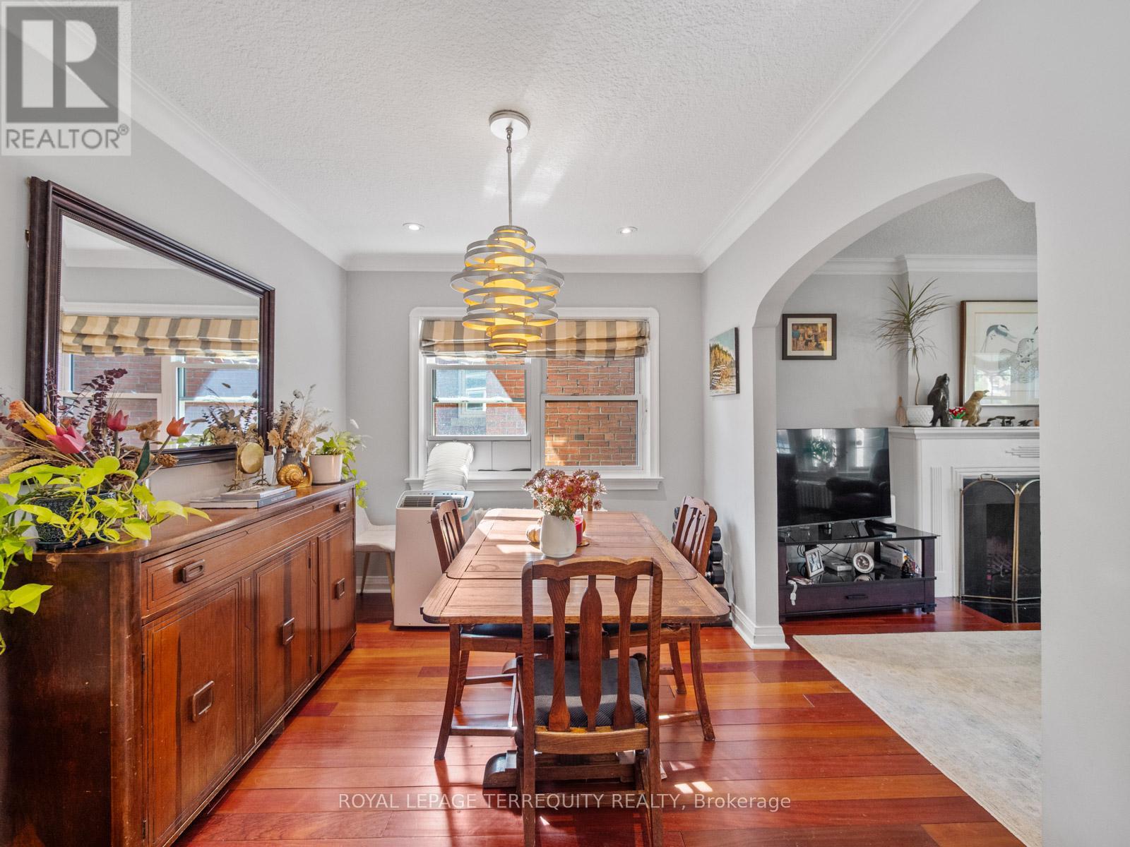 53 Glenroy Avenue, Toronto, Ontario  M8Y 2M3 - Photo 13 - W12460103