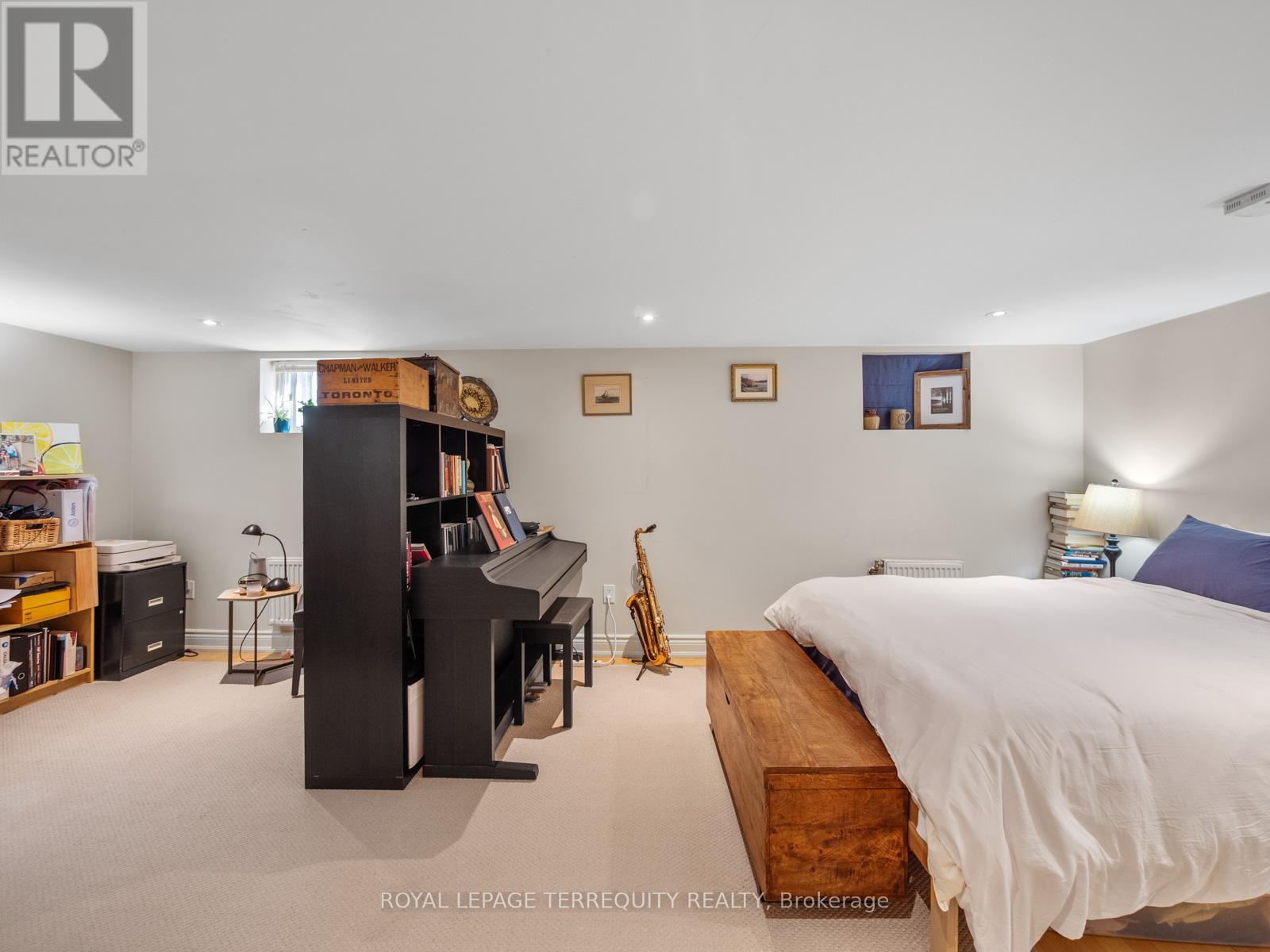 53 Glenroy Avenue, Toronto, Ontario  M8Y 2M3 - Photo 25 - W12460103