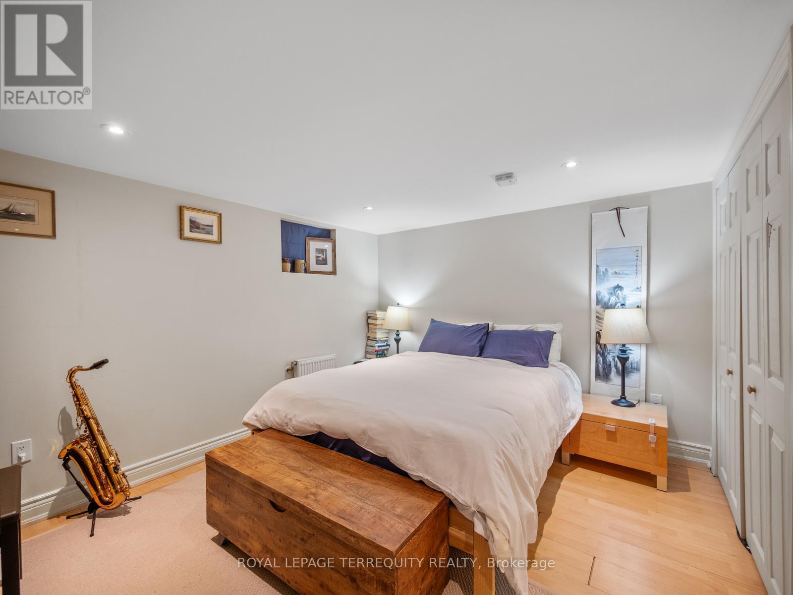 53 Glenroy Avenue, Toronto, Ontario  M8Y 2M3 - Photo 27 - W12460103
