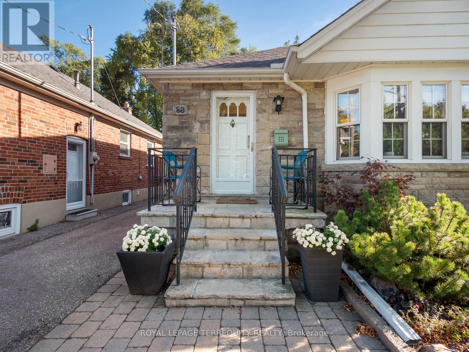 53 Glenroy Avenue, Toronto, Ontario  M8Y 2M3 - Photo 3 - W12460103